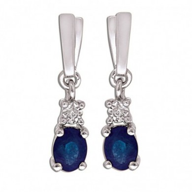 Boucles d'oreilles en or blanc et saphirs et diamants.